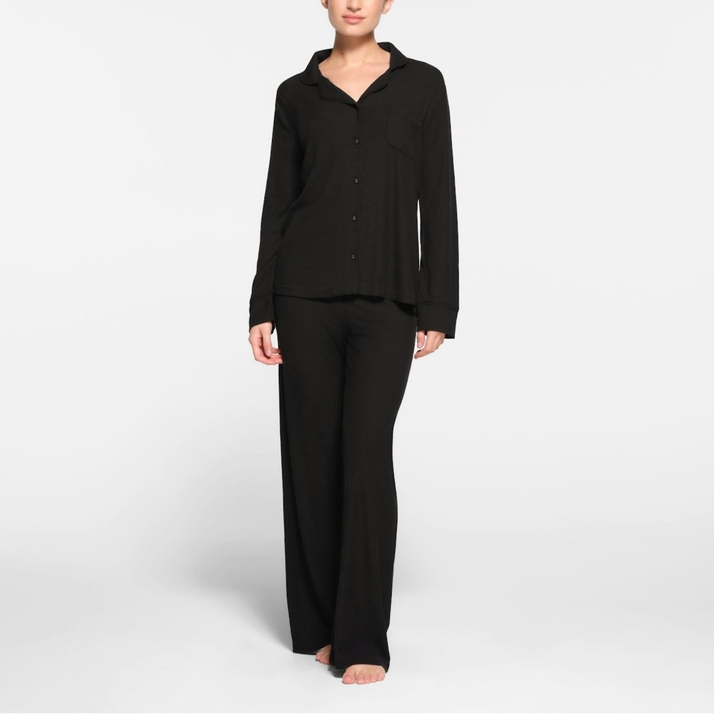 Skims Black Soft Lounge Sleep Set